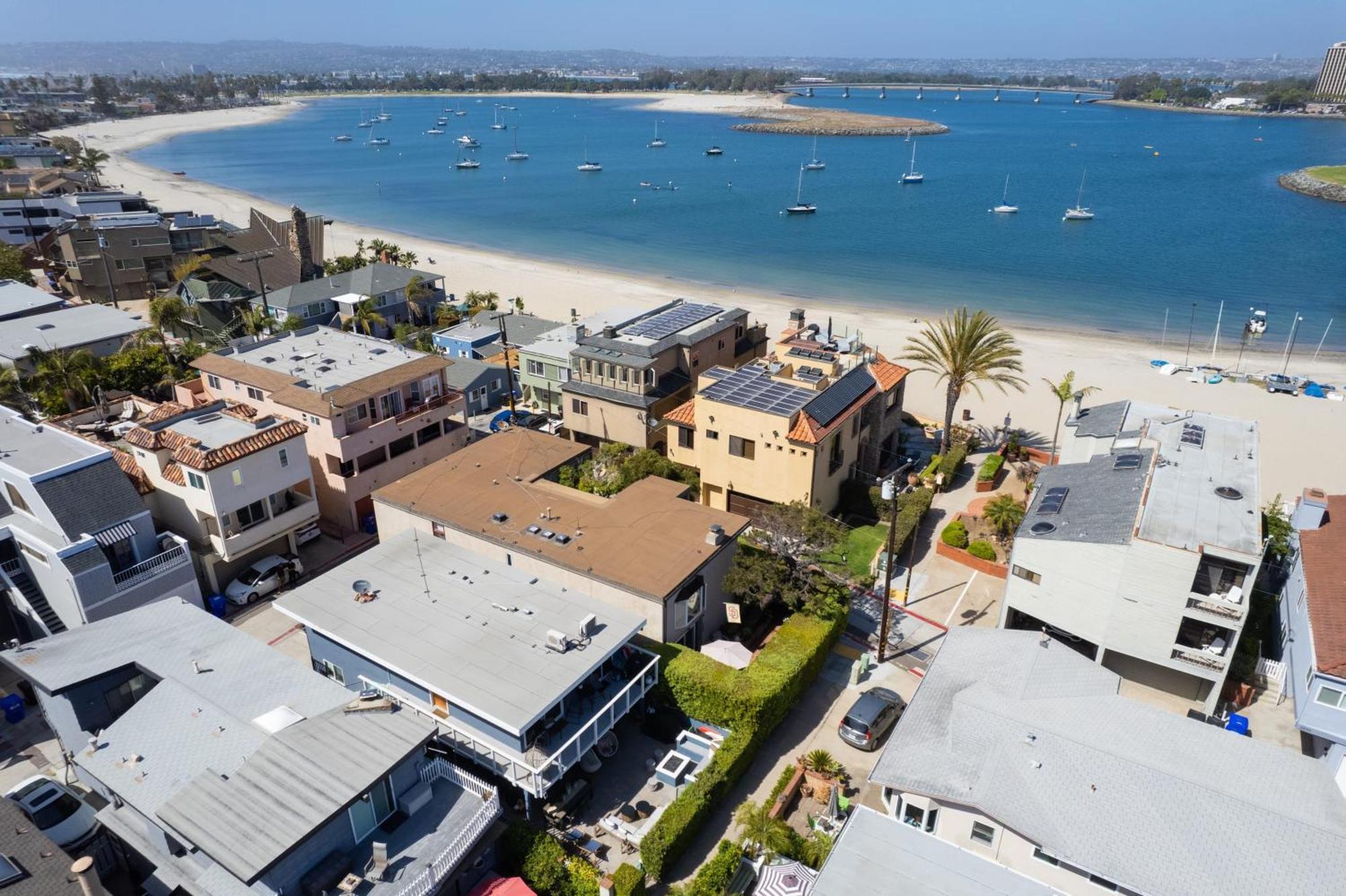 Mission Point 1 By Avantstay San Diego Beach House W Huge Patio Fire Pit Walk To Beach Exterior photo